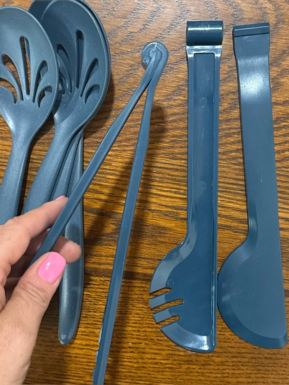 Blue Kitchen Utensil Set - 6 Pieces Kitchen Set Spoons & Tongs (Used Once)